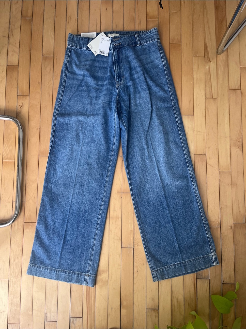 H&M Women’s wide leg Denim Jeans in Medium Blue